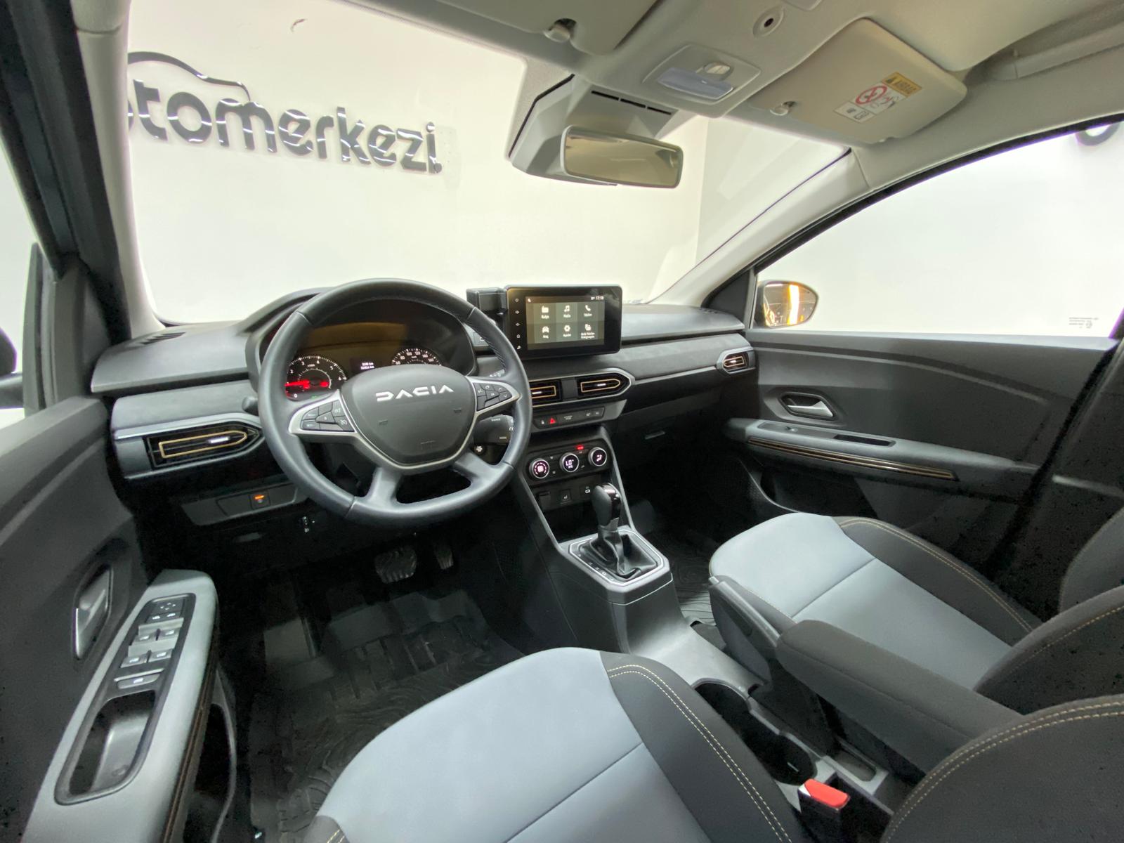 DACIA SANDERO 16